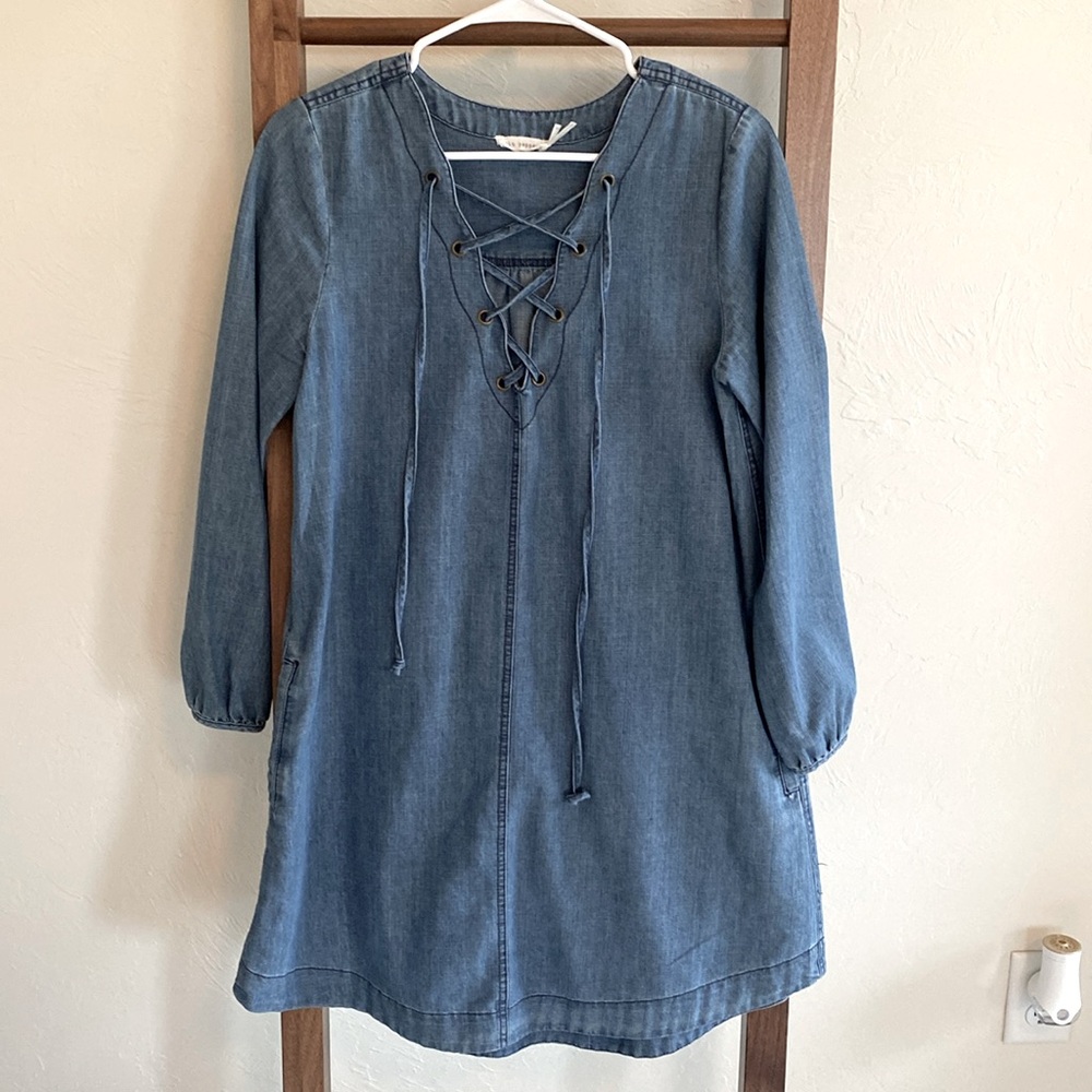 Super cute Denim dress with pockets!! Great condition! Size S